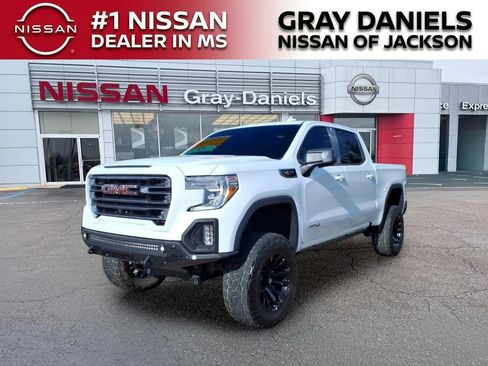 Used 2020 GMC Sierra 1500 AT4 w/ AT4 Premium Package AWD/4WD image 3