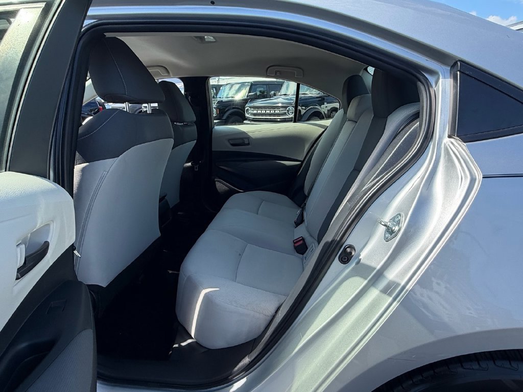 Used 2022 Toyota Corolla LE FWD image 11
