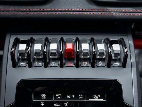 Used 2023 Lamborghini Huracan EVO image 70