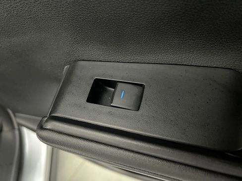 Used 2020 Toyota Highlander XLE image 22