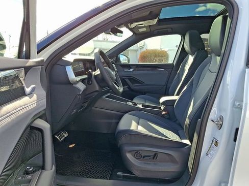 New 2026 Volkswagen Tiguan SE R-Line image 6