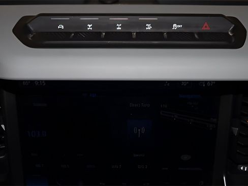 Used 2022 Ford Bronco Badlands image 40