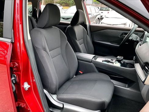 Used 2023 Nissan Rogue S image 9