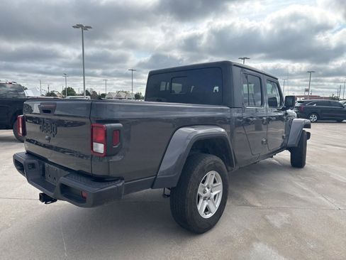 Used 2020 Jeep Gladiator Sport w/ Quick Order Package 24S AWD/4WD image 3