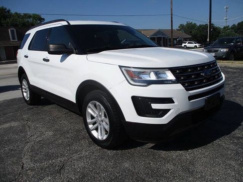 Used 2017 Ford Explorer 4WD image 2