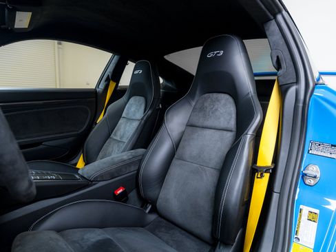 Used 2018 Porsche 911 GT3 RWD image 26