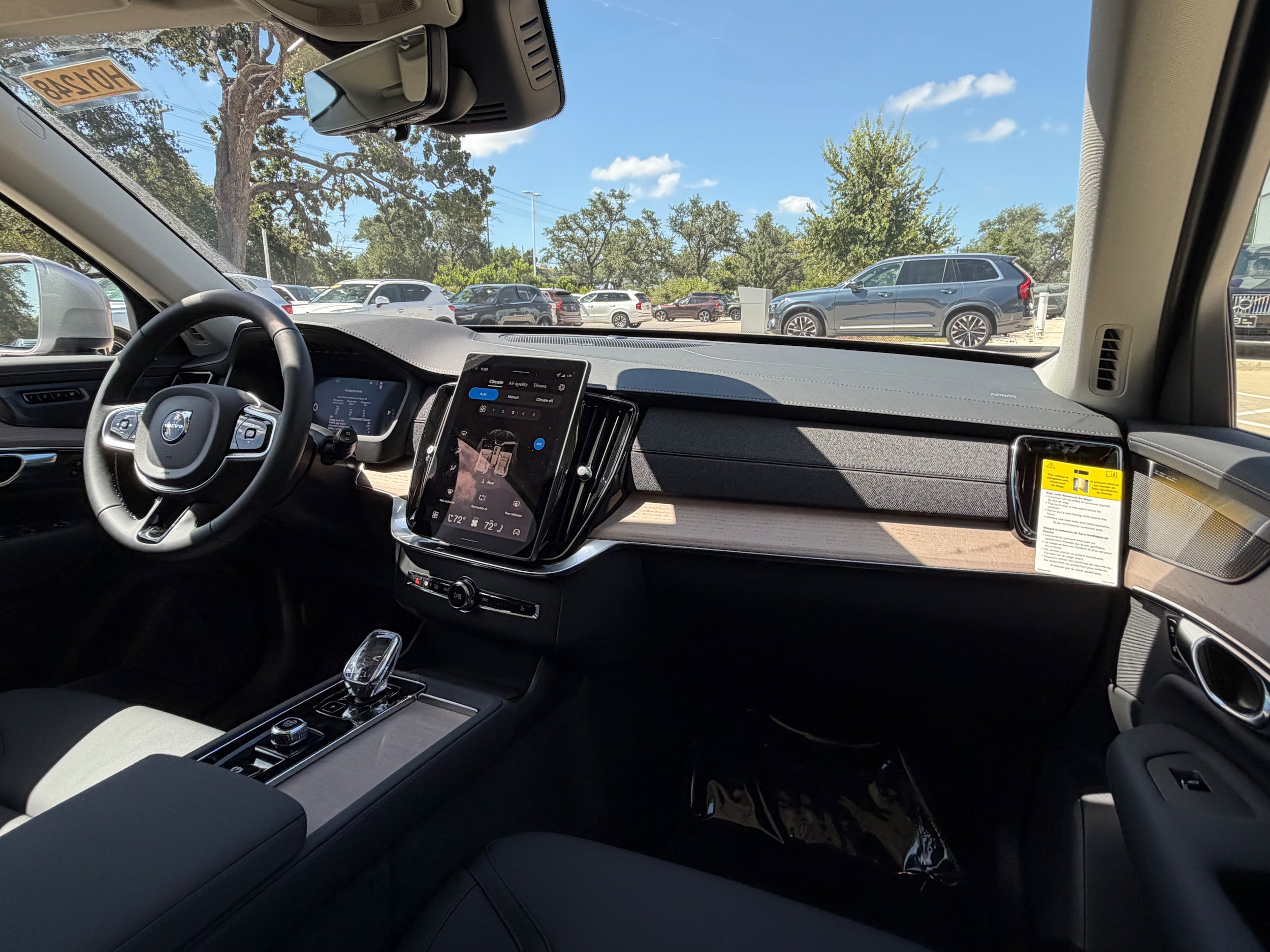 New 2026 Volvo XC90 B6 Plus w/ Protection Package Premier AWD/4WD image 11