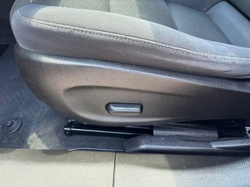 Used 2016 Chevrolet Cruze LT FWD image 19