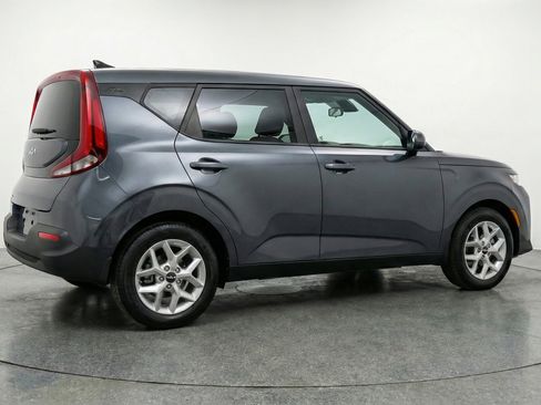 Used 2025 Kia Soul LX w/ LX Technology Package image 9