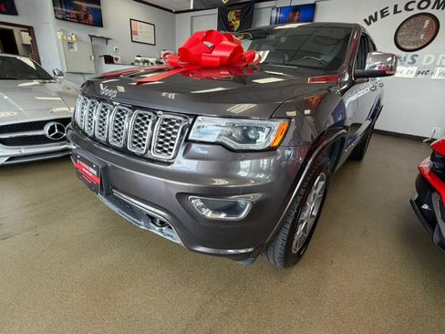 Used 2020 Jeep Grand Cherokee Overland AWD/4WD image 9