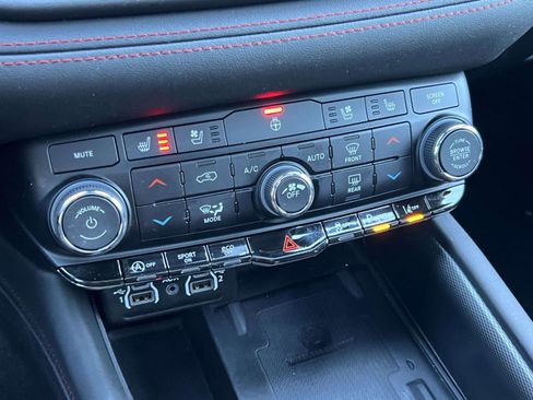 Used 2024 Dodge Durango GT image 15