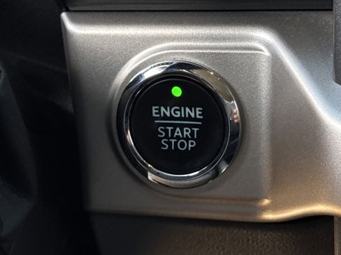 Certified 2021 Ford F150 XLT w/ Equipment Group 302A High image 24