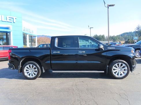 Used 2020 Chevrolet Silverado 1500 High Country w/ Technology Package image 10