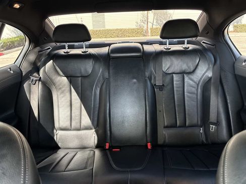 Used 2019 BMW 740i w/ M Sport Package RWD image 33