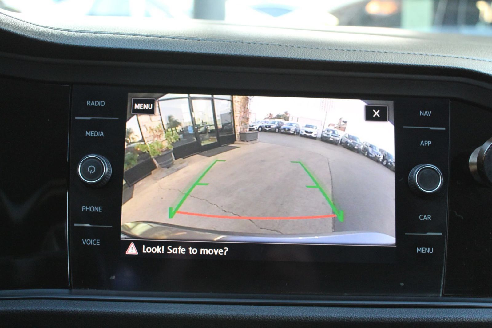 Used 2019 Volkswagen Jetta SEL Premium FWD image 19