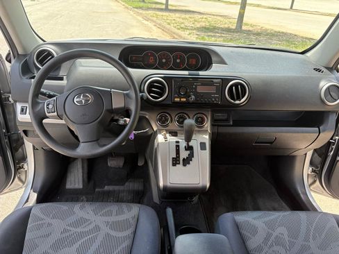 Used 2013 Scion xB FWD image 37
