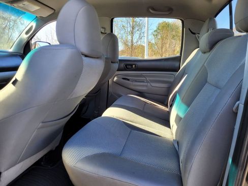 Used 2014 Toyota Tacoma 4x4 Double Cab w/ TRD Sport Package image 5