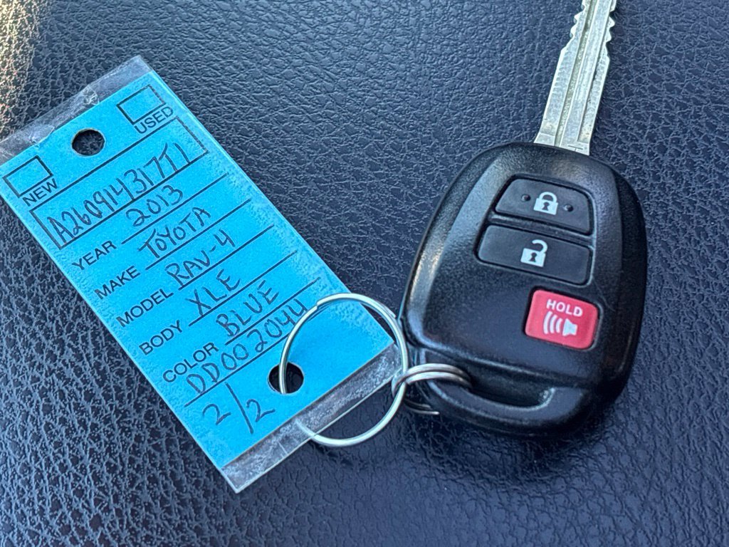 Used 2013 Toyota RAV4 XLE AWD/4WD image 34