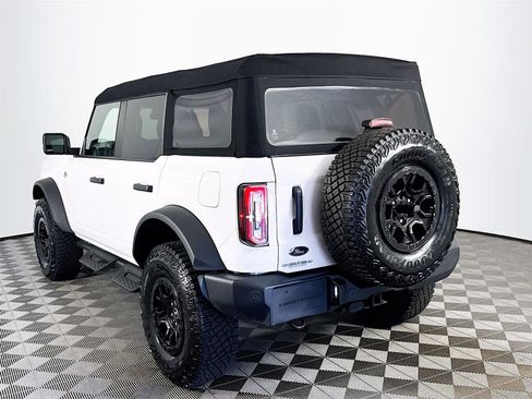 Used 2023 Ford Bronco Wildtrak image 6