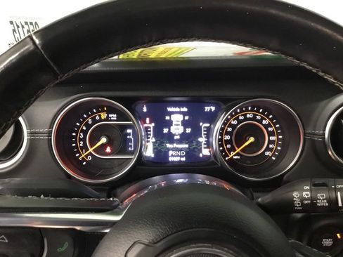 Used 2020 Jeep Wrangler Unlimited Sahara AWD/4WD image 12