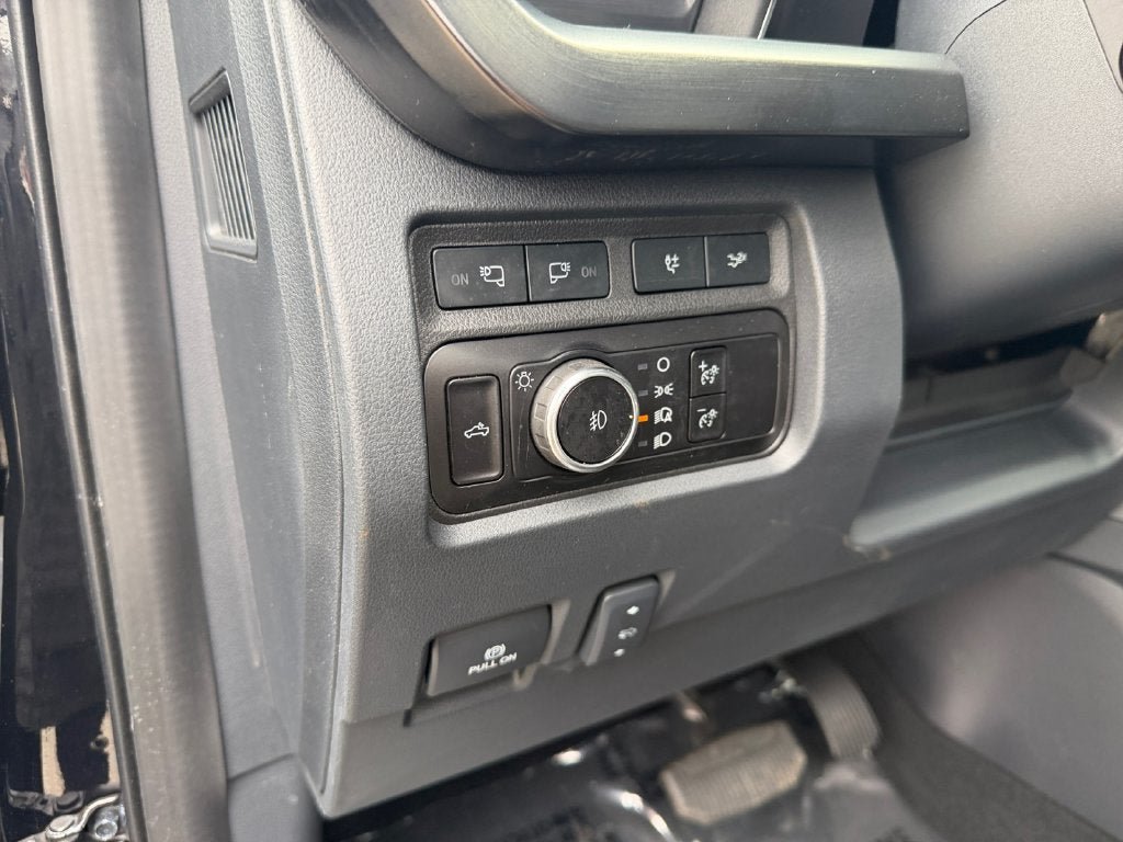 Used 2023 Ford F350 Lariat w/ Lariat Ultimate Package AWD/4WD image 19