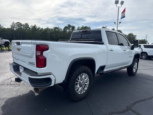 Used 2023 Chevrolet Silverado 2500 High Country w/ LPO, Hitch Package AWD/4WD image 3