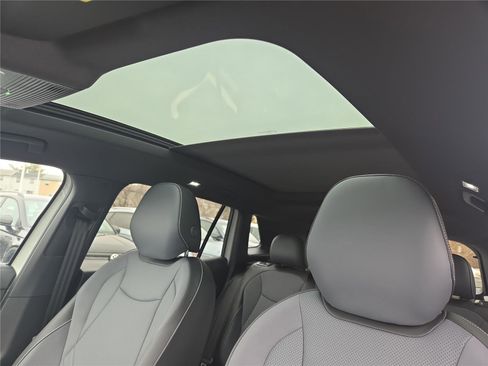 New 2026 Volkswagen Tiguan SE R-Line image 22