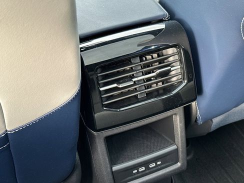 Used 2023 Volkswagen ID.4 Pro S image 13