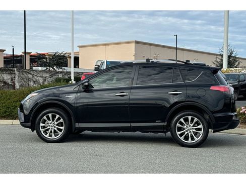 Used 2016 Toyota RAV4 Limited image 7