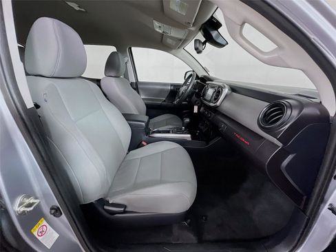 Used 2018 Toyota Tacoma SR5 image 28