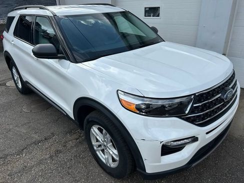 Used 2023 Ford Explorer XLT w/ Equipment Group 202A AWD/4WD image 7