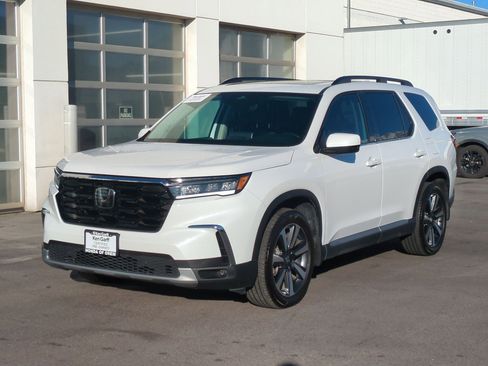 Used 2023 Honda Pilot Touring image 10
