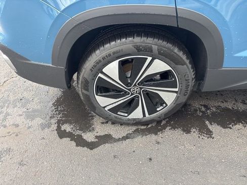 New 2026 Volkswagen Taos SE image 52