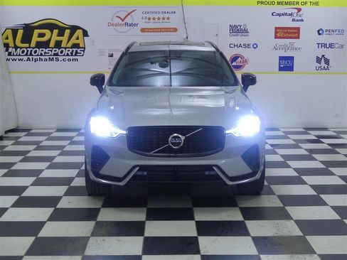 Used 2024 Volvo XC60 T8 Ultimate image 2