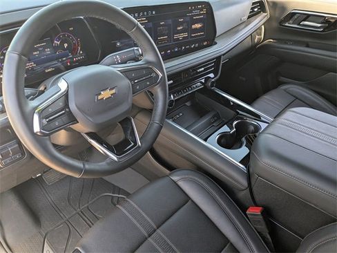 Used 2025 Chevrolet Tahoe High Country image 30