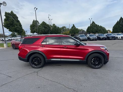 Used 2021 Ford Explorer Platinum w/ Equipment Group 601A AWD/4WD image 6