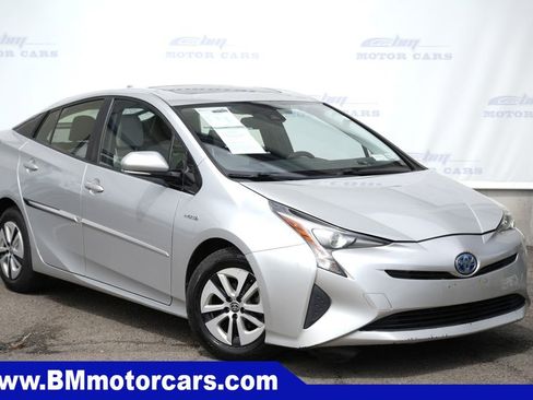 Used 2017 Toyota Prius Four w/ Advanced Technology Package FWD image 1