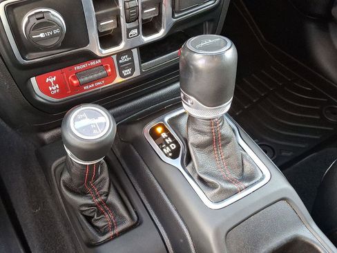 Used 2022 Jeep Gladiator Rubicon w/ LED Lighting Group image 14