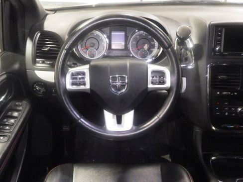 Used 2019 Dodge Grand Caravan GT FWD image 9