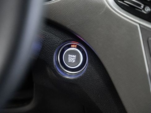 Used 2017 Hyundai Santa Fe Limited image 18