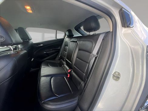 Used 2018 Chevrolet Cruze Premier FWD image 22