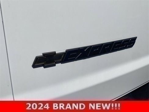 Used 2024 Chevrolet Express 2500 w/ Driver Convenience Package image 28