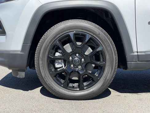 New 2026 Jeep Compass Latitude image 11