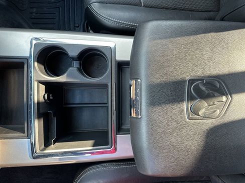 Used 2014 RAM 1500 Laramie image 32