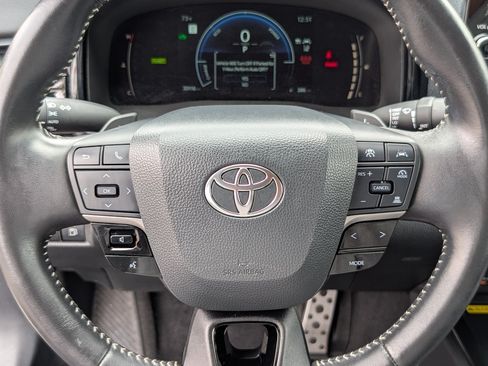 Used 2025 Toyota Camry SE w/ Multimedia Upgrade Package FWD image 18
