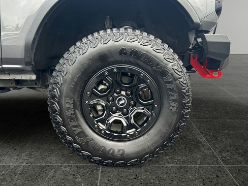 Used 2021 Ford Bronco Wildtrak image 9