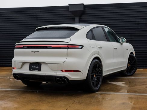 New 2026 Porsche Cayenne E-Hybrid Coupe image 7