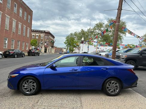 Used 2024 Hyundai Elantra SEL FWD image 4