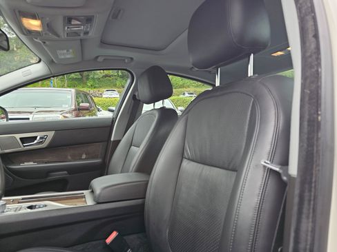 Used 2009 Jaguar XF Premium RWD image 24
