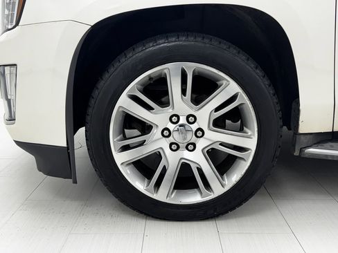 Used 2015 Cadillac Escalade Luxury image 42